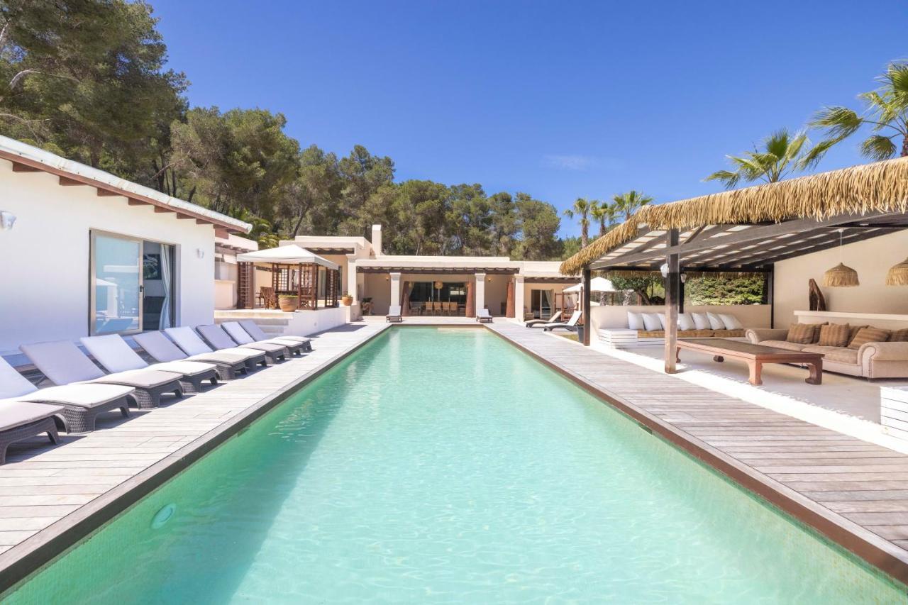 Oasis Villas Complex Cala Llonga  Exterior photo