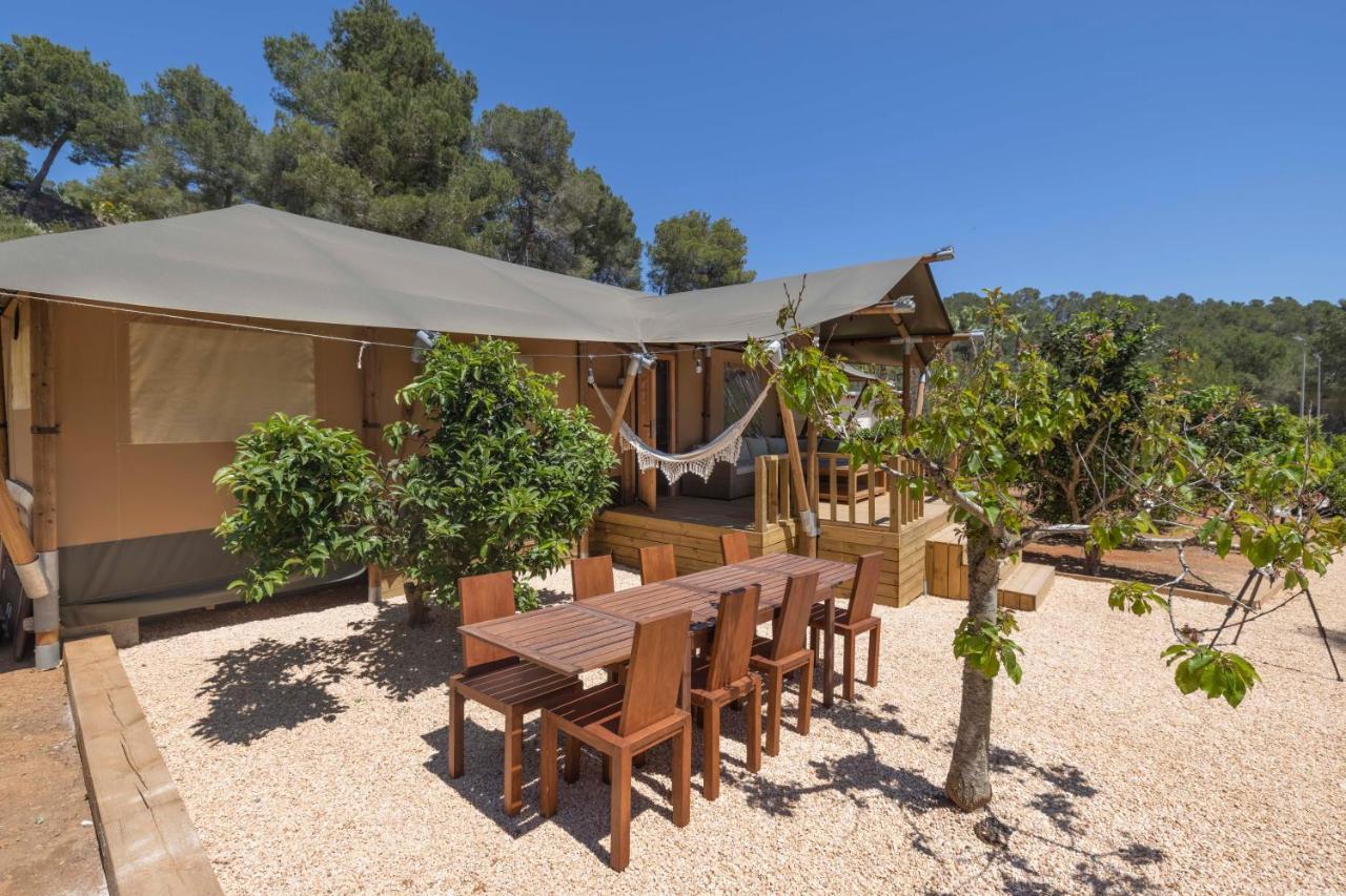 Oasis Villas Complex Cala Llonga  Exterior photo