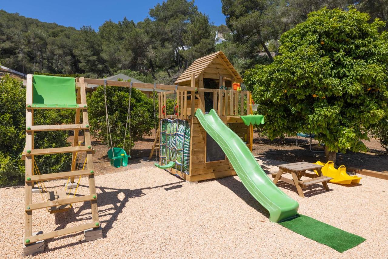 Oasis Villas Complex Cala Llonga  Exterior photo