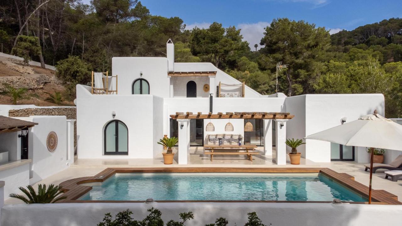 Oasis Villas Complex Cala Llonga  Exterior photo