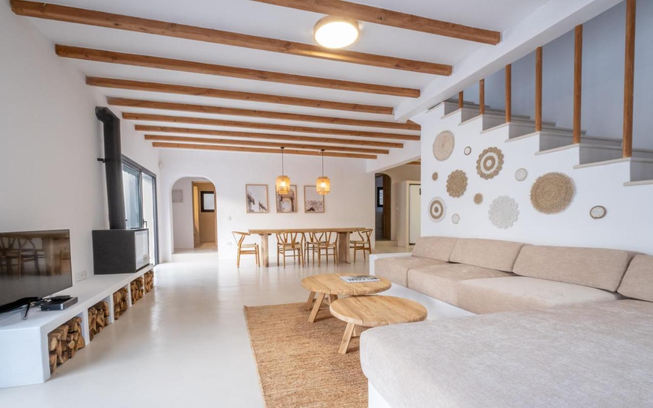 Oasis Villas Complex Cala Llonga  Exterior photo