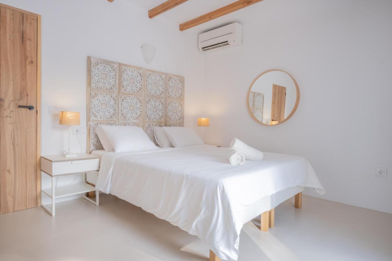 Oasis Villas Complex Cala Llonga  Exterior photo
