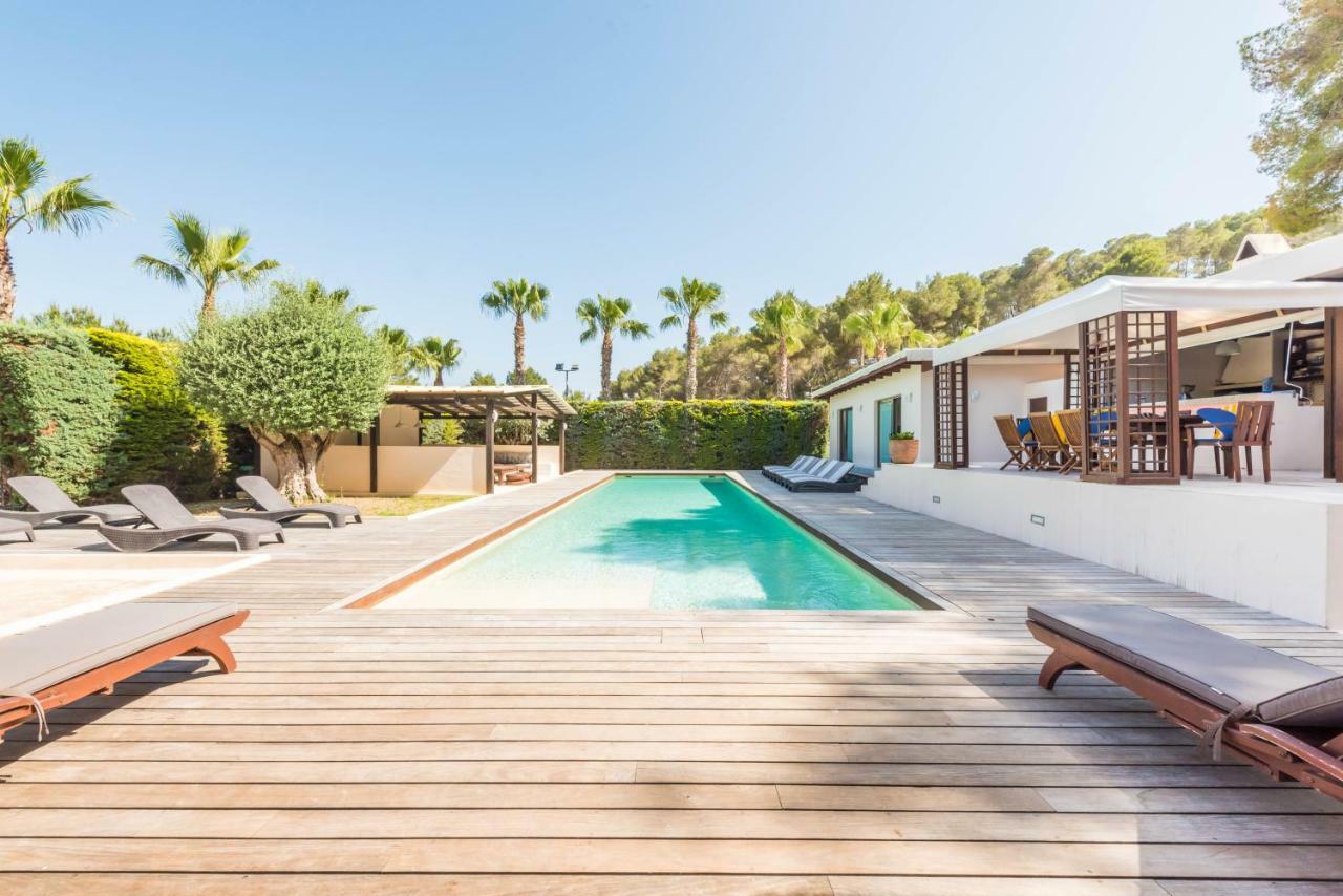 Oasis Villas Complex Cala Llonga  Exterior photo