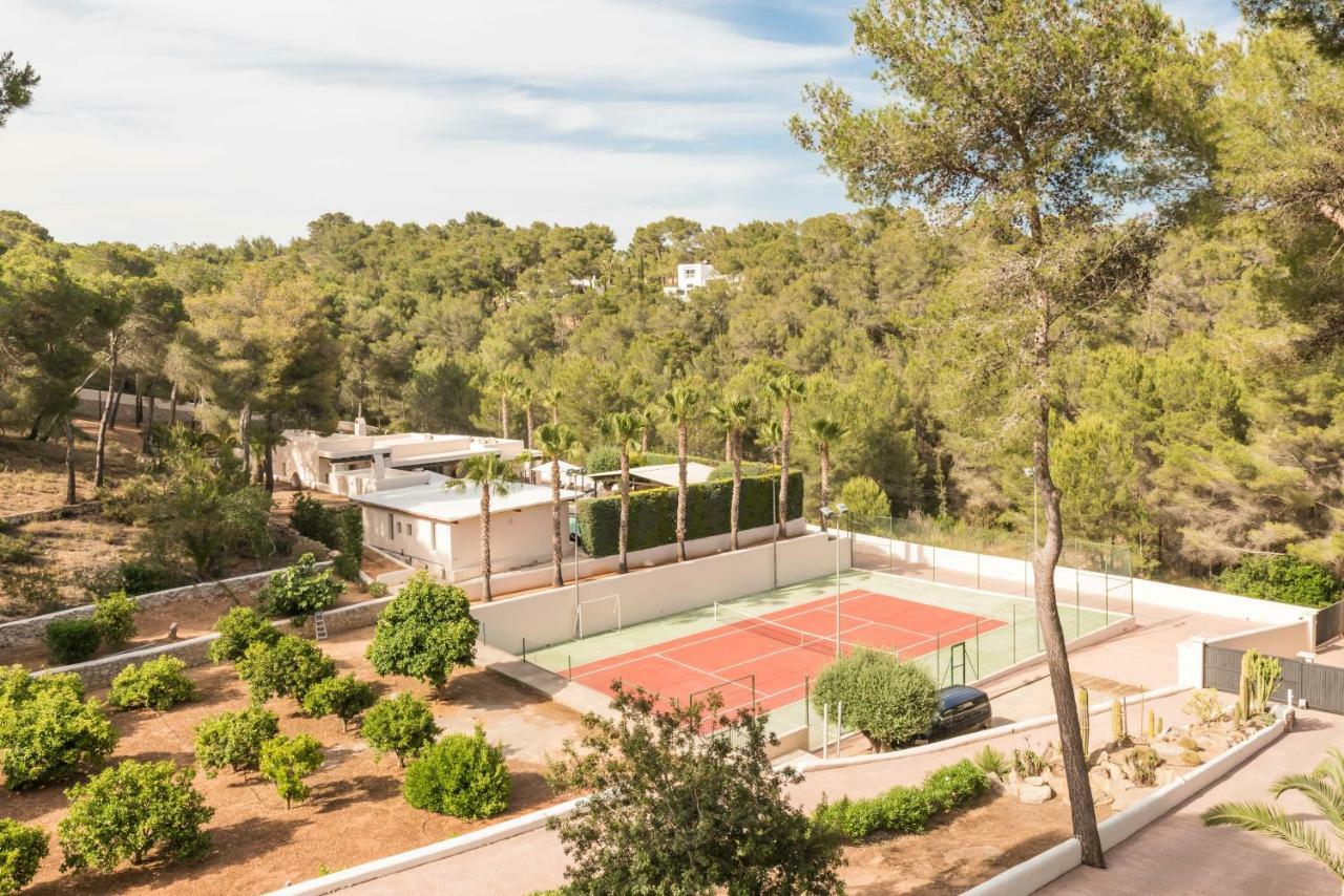Oasis Villas Complex Cala Llonga  Exterior photo